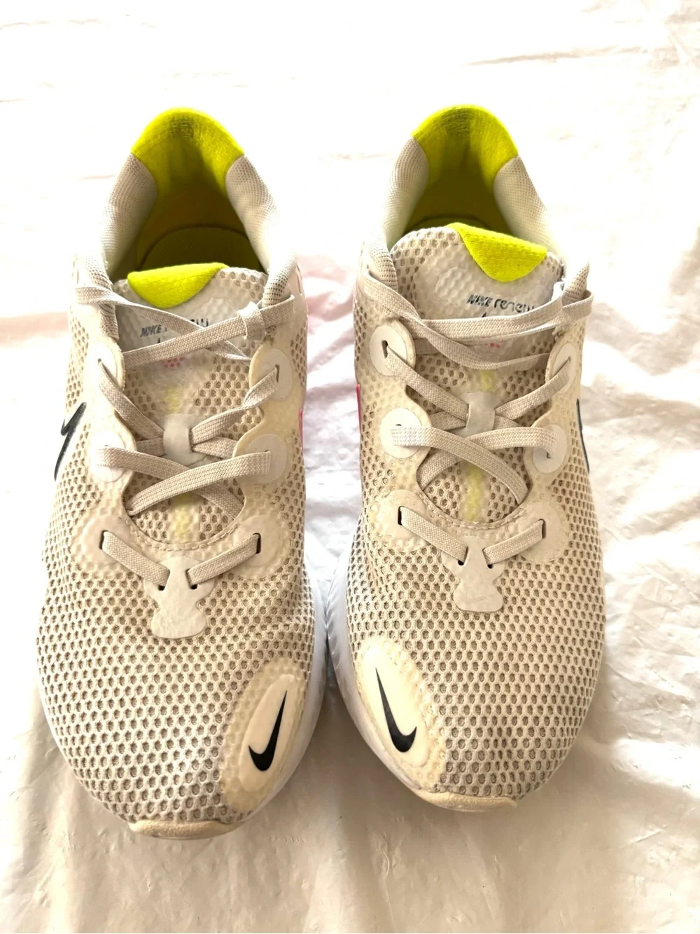 Nike Pink White Renew Run Sneakers CK6360-005 SZ 8.5